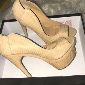 SNAKE SKIN NUDE HEELS